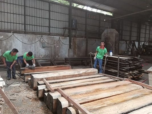 Sanatsal Ahşap Finer Santos Rosewood İnsan Yapımı Finer Yaprak 2050-3200mm Müzik Enstrümanı için Çin Fabrikası