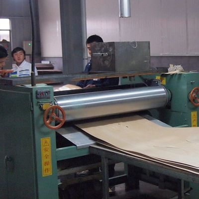Süslü Yeniden Oluşturulmuş Beyaz Meşe Ahşap Kaplama H7036 Kapı ve Pencereler İçin Dilim Kesim ISO