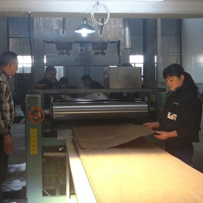 Kabin için Sulandırılmış Kompozit Mühendislik Abanoz Ahşap Kaplama H408 3100mm