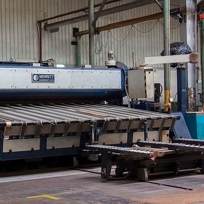 Anegre Afrika Doğal Ahşap Kaplama Blok Şekil Tahıl Üniforma Renk 0.5mm