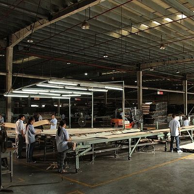 Amerikan Doğal Akçaağaç Ahşap Kaplama Çeyrek Kesim Kalınlığı 0.5mm Mobilya Ve Müzik Aleti Için Kaliteli