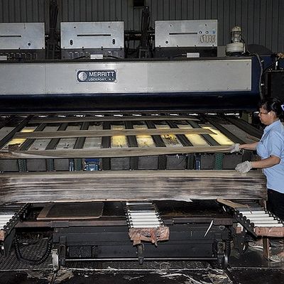 Amerikan Doğal Meşe Ahşap Kaplama Çeyrek Kesim / Düz Tahıl AAA Sınıfı Kalınlık 0.5-0.55mm Kabin Yüz Çin