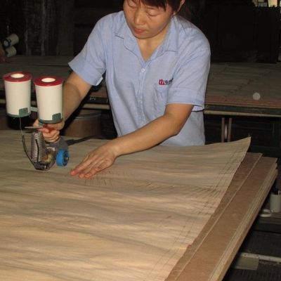 Taban MDF / Sunta / Yonga Levha Tabanlı Panel Makore Ahşap Kaplama 2440x1220mm