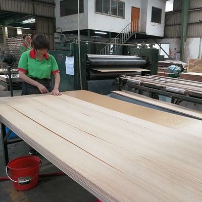 Fancy Hickory Bicolor Crown Tahıl Bazlı MDF / Sunta Kaplama Panelleri 2440x1220mm
