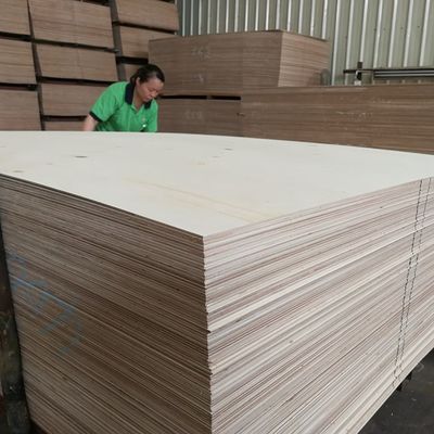 Taban MDF / Sunta / Yonga Levha Tabanlı Panel Makore Ahşap Kaplama 2440x1220mm