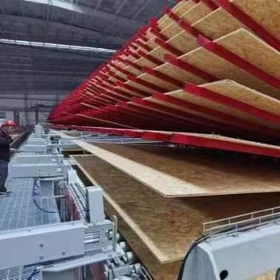 Radiata Pine Oriented Strand Board Osb4 2440*1220*18mm Dış Duvar ve Çatı Paneli için Özel Boyutlu Olabilir