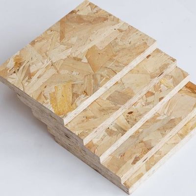 Oriyantlı Strand Board OSB2 Radiata Pine ile Üç Katman 2745mm Uzunluklu Yük Taşımalı Panel