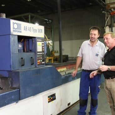 Yüksek Kaliteli Mühendislik Ahşap Finer Renkli Çam CB-X5488 Siyah 1.8mm Duvar Ahşap Panelleri İçin E1/E0 Çin Fabrikası