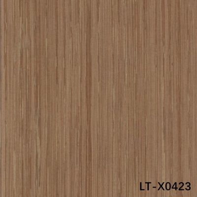 Yeniden Oluşturulmuş Ahşap Kaplama Düz Gri Lati Dilim Kesim 0.15-0.55mm Kalınlık Standart Boyut 2*8 İnç Kapı Yüzeyi İçin