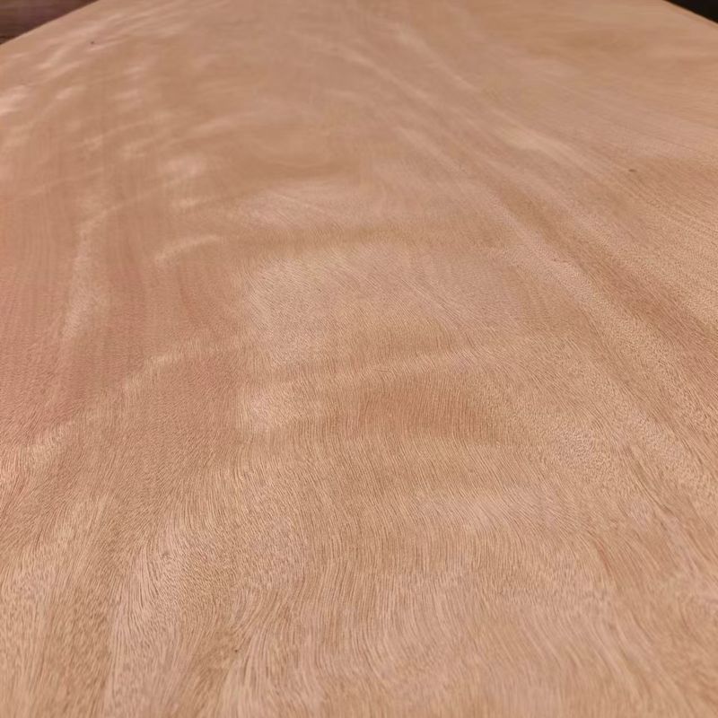 2440*1220 Tüm parça Gabon Okume ahşap kaplama 0.2mm - 0.4mm Şık Paneller Fabrikası için
