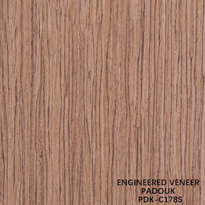 Mühendislik Ahşap Finer Padouk Düz Taneler Dilimleme Teknikleri Kabine Yüzü için 0,5 mm Kalınlığı PDK-187S/415S/616S